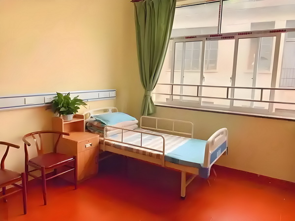 入深户具备条件_要出道了吗？！霍汶希女儿hanni杂志封面首秀 要出道步适合和散晨练